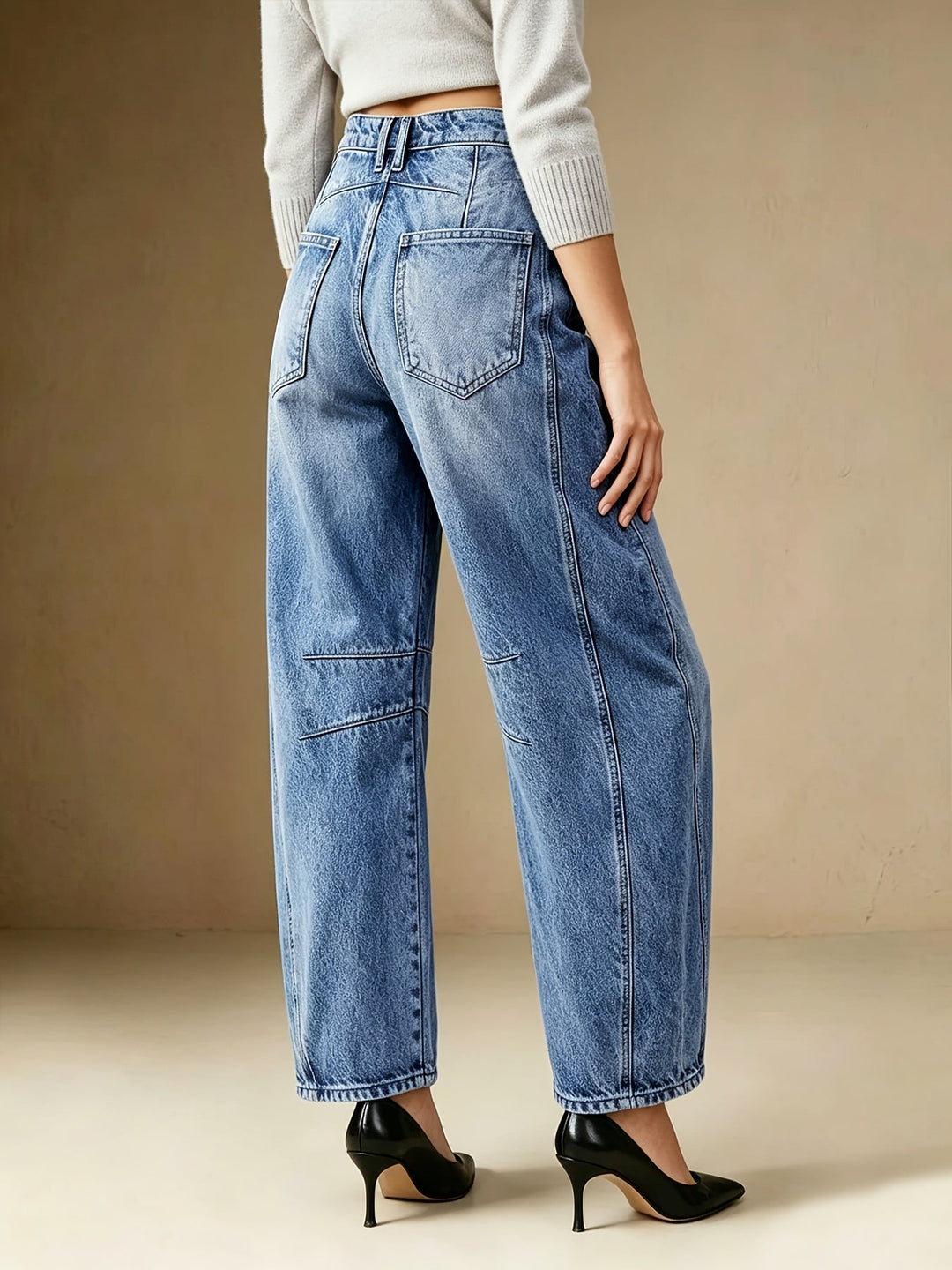 Effortless Relaxed Blue Barrel Jeans for Women with High Waist Seam Detail