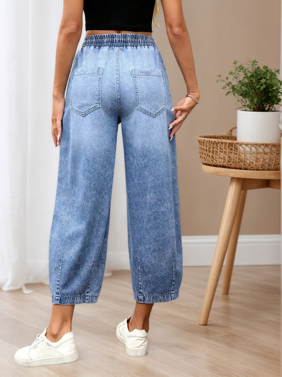 Effortless Relaxed Light Blue Barrel Jeans for Women with High Waist Cinched Ankle