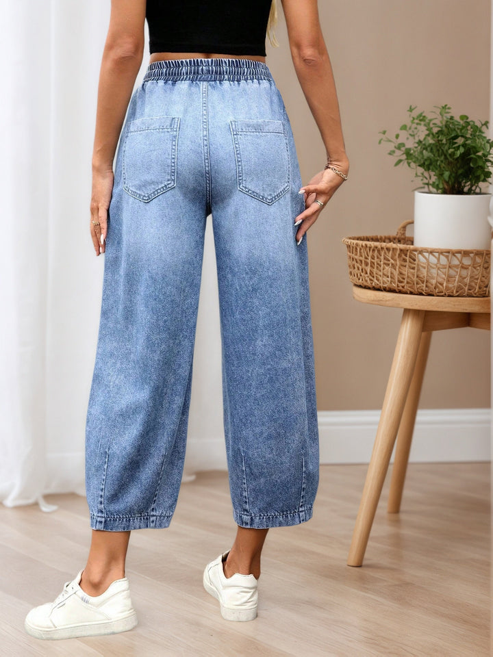 Effortless Relaxed Light Blue Barrel Jeans for Women with High Waist Cinched Ankle
