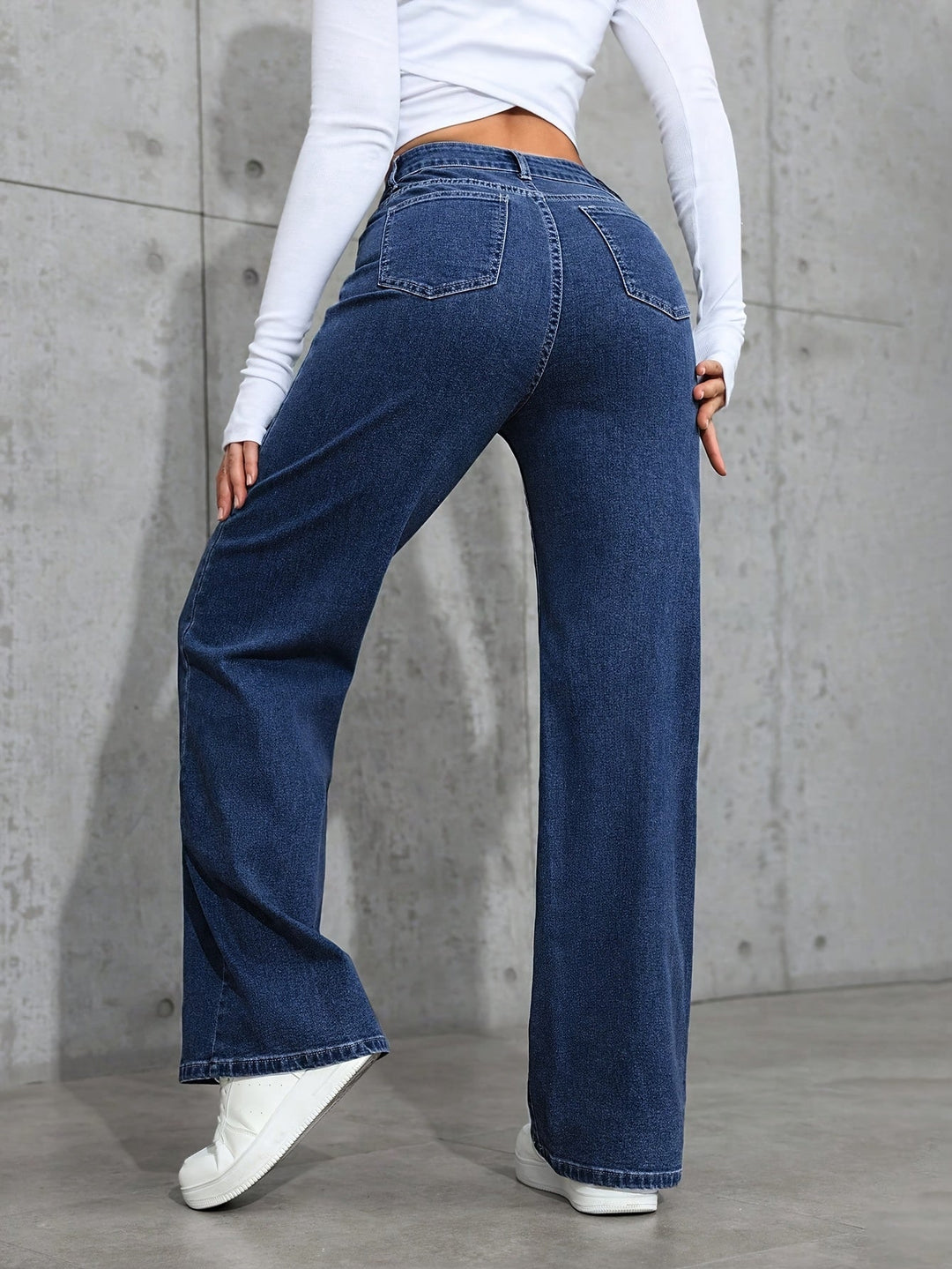 Relaxed Blue Wide Leg Jeans for Women with High Waist Flowing Loose Fit Denim Style