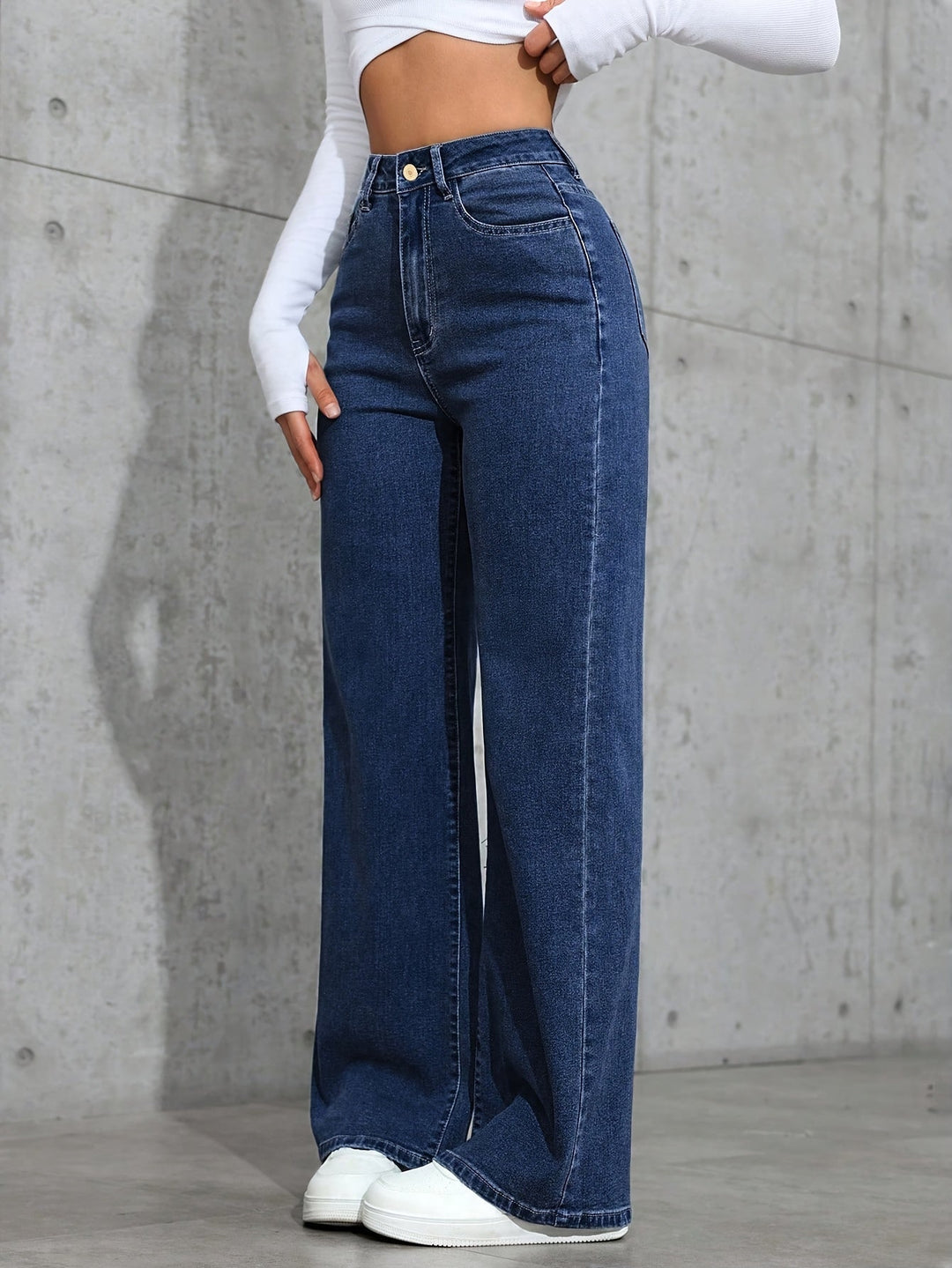 Relaxed Blue Wide Leg Jeans for Women with High Waist Flowing Loose Fit Denim Style