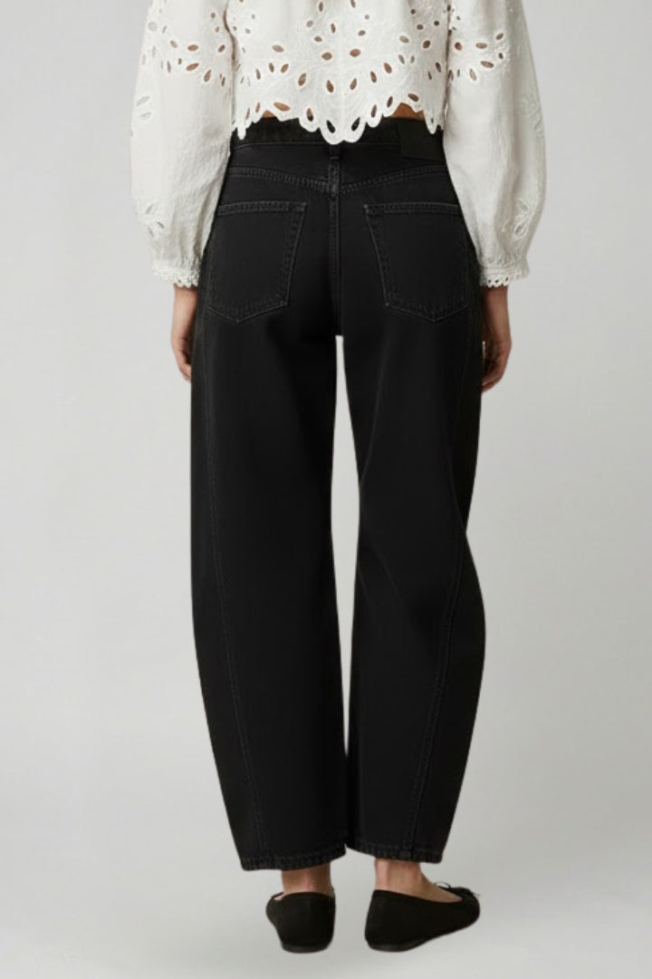 Effortless Black Jeans for Women with High Waist Relaxed Barrel Leg Tapered Style