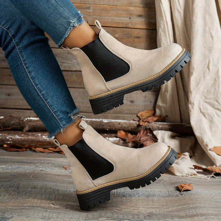 Stylish Suede Chelsea Boots for Women with Round Toe Platform Chunky Sole Style