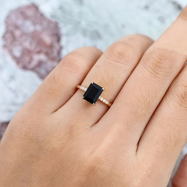 Elegant Vintage Black Zirconia Ring