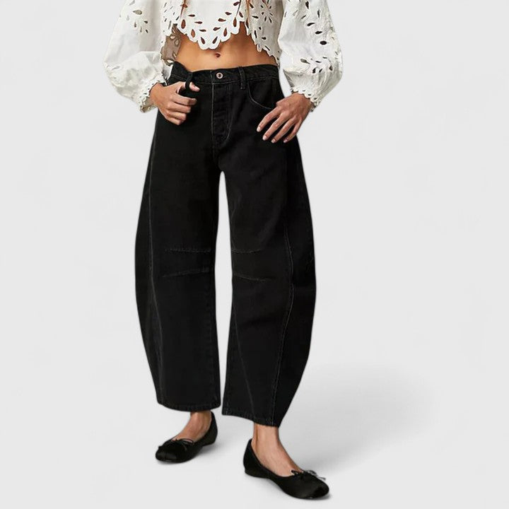 Effortless Black Jeans for Women with High Waist Relaxed Barrel Leg Curved Style